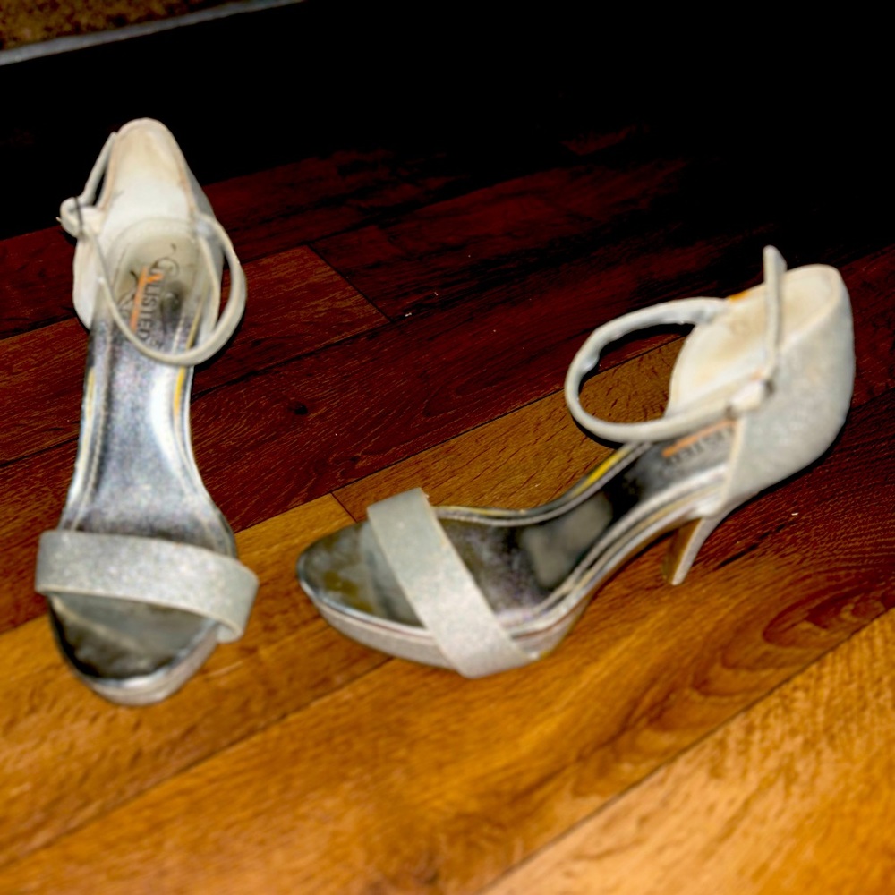 Unlisted A Kenneth Cole Production Just Dance 2 Ankle Strap Heel Sandal Size 8M